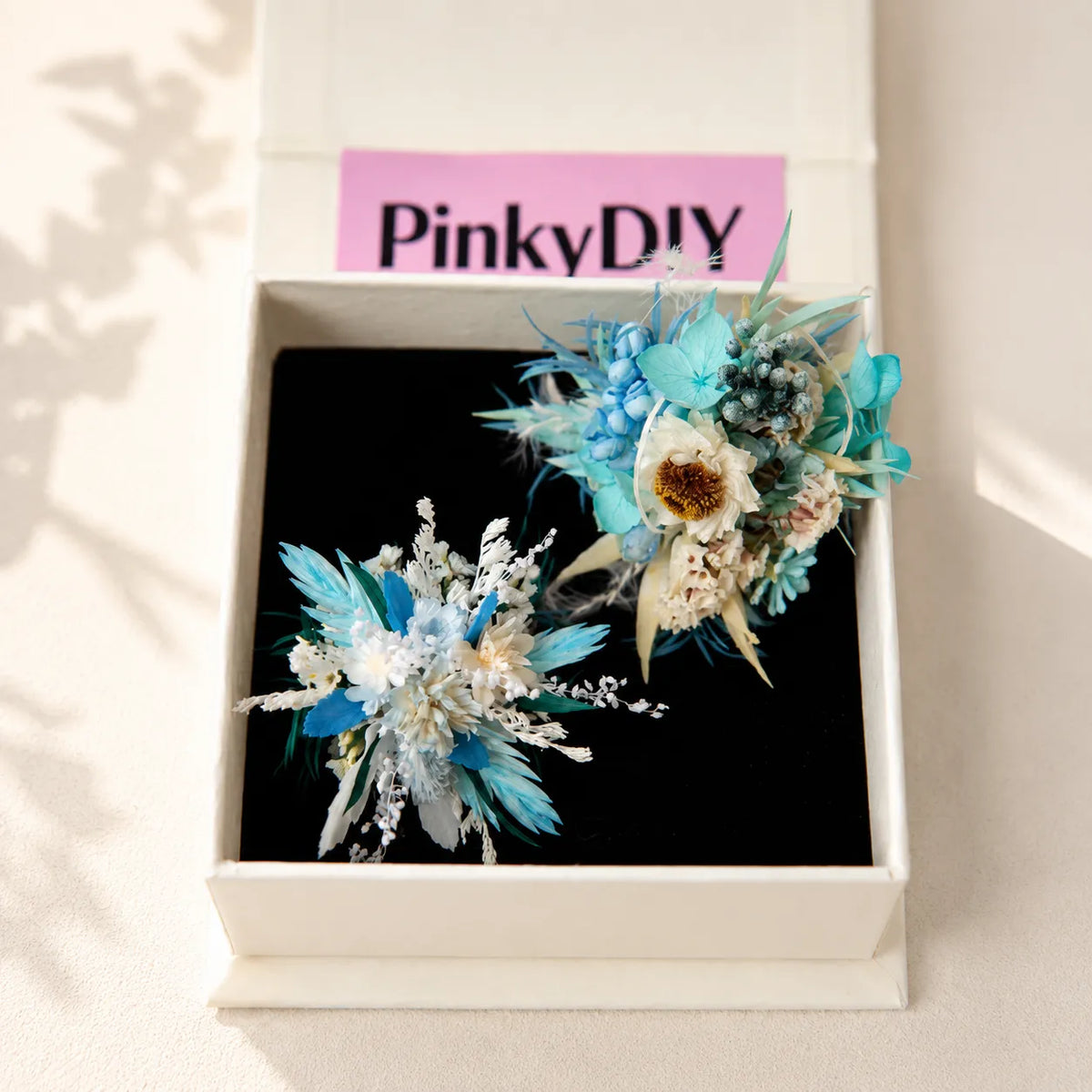 Everlasting Roses and Small Dried Flowers for Wedding Decor
