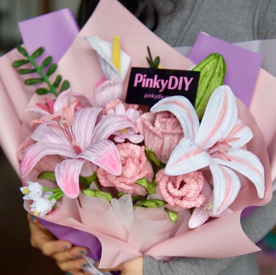 Elegant Pink DIY Pipe Cleaner Flower Bouquet Kit – Elegant Handmade Gift for Mother / for Her