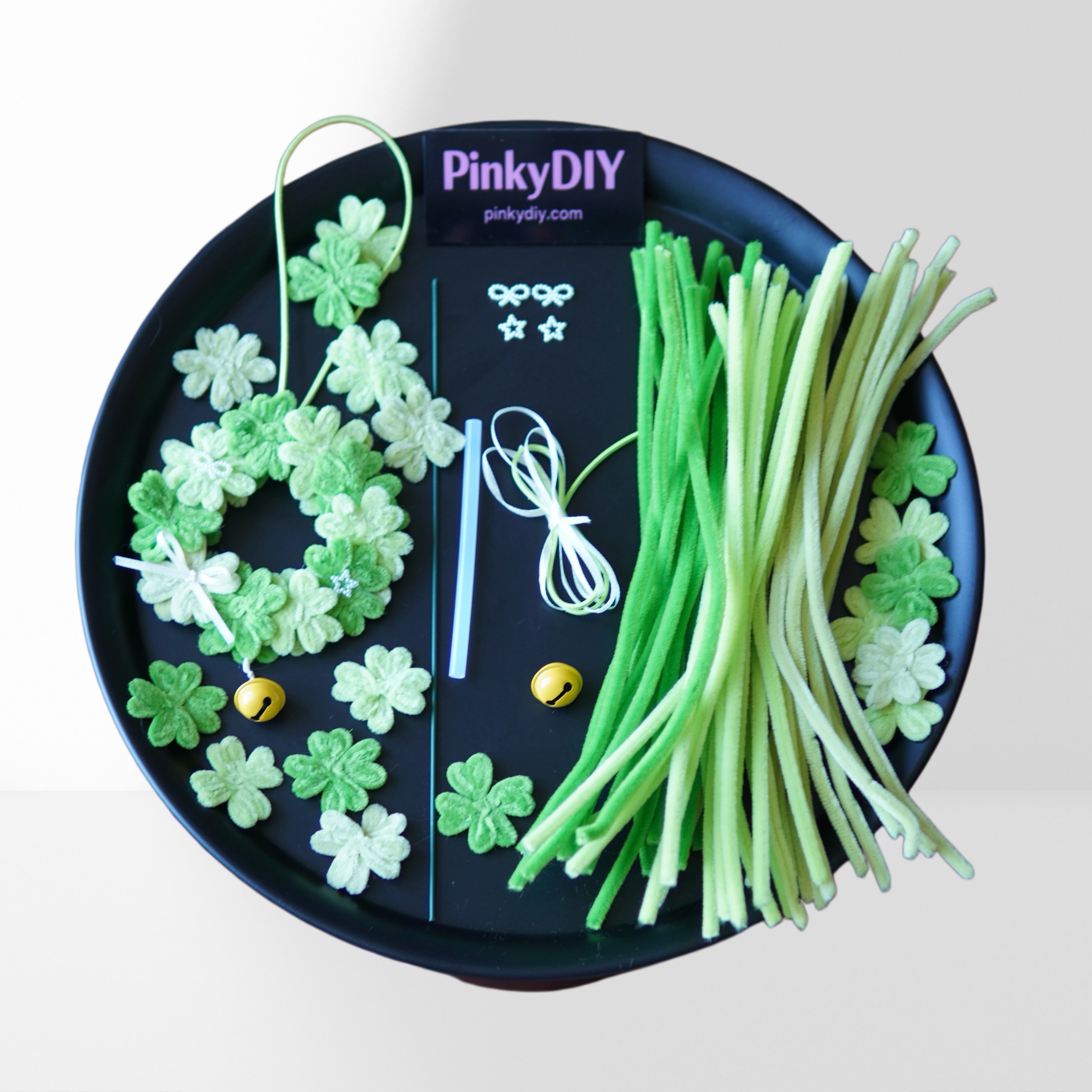 Pipe Cleaner Four-Leaf Clover Wreath DIY Kit – Lucky Clover Bag Charm Craft